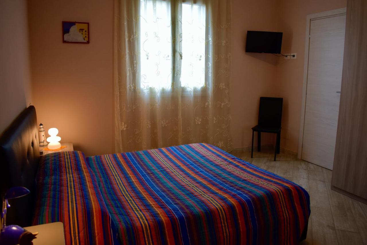 לינה וארוחת בוקר צ'רבו Tra Il Borgo E Il Mare מראה חיצוני תמונה